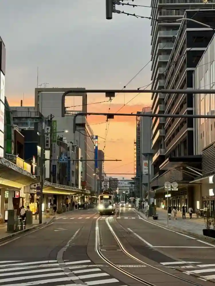 福井市内の電車通り