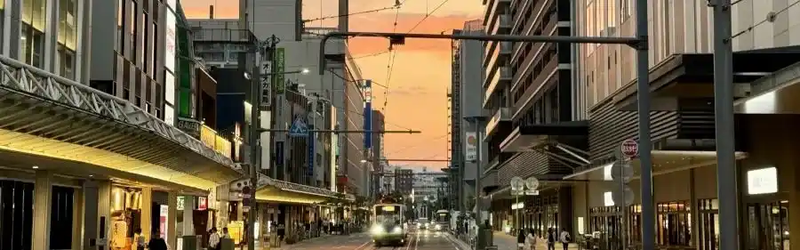 福井市内の電車通り